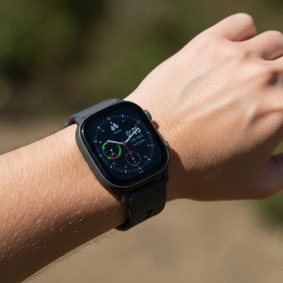 Person tracking hydration on a smartwatch